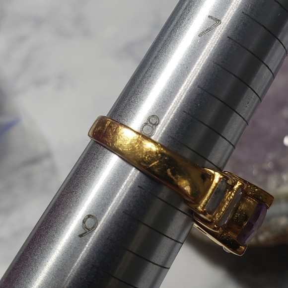 Gold Ring with Lilac Stone. - Picture 4 of 7